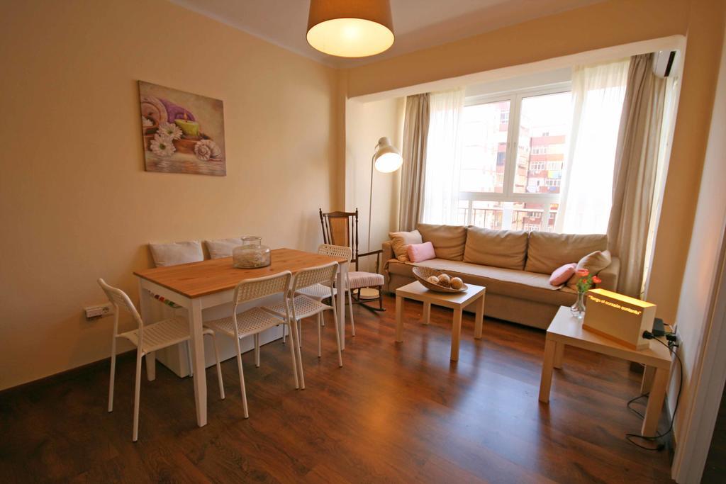 Apartament Acosta Malaga Zewnętrze zdjęcie